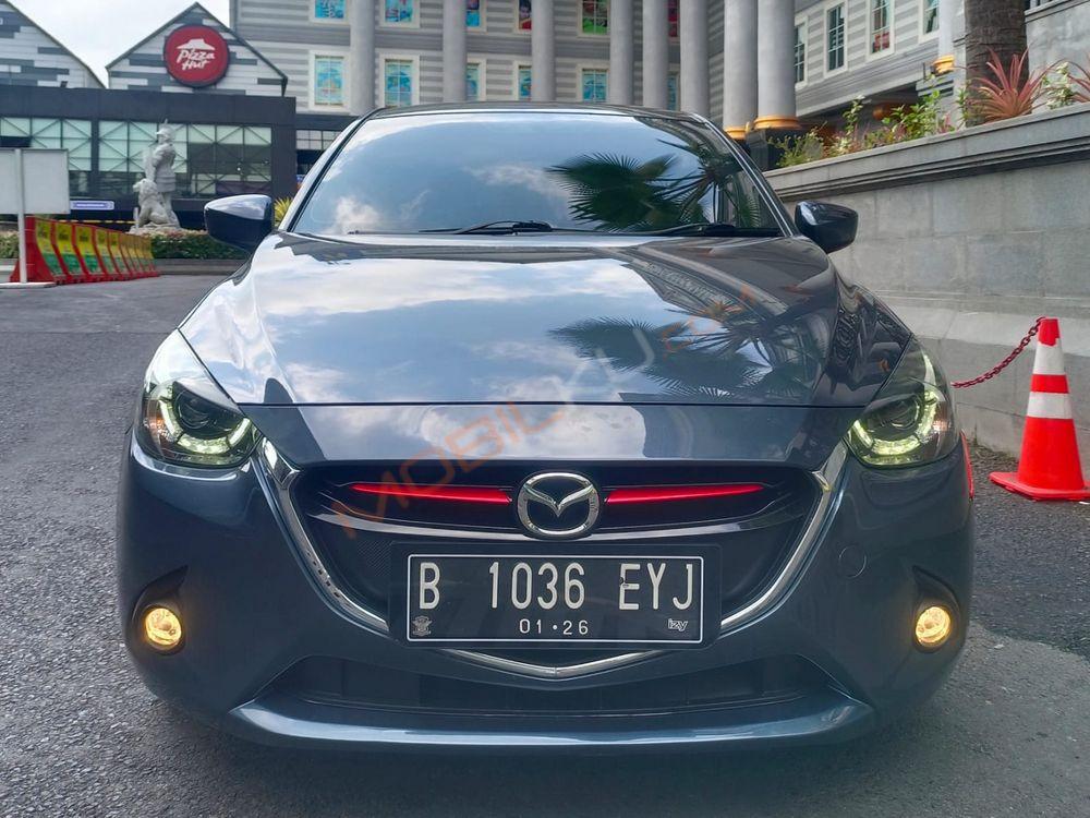 Mobil Mazda 2 Hatchback 2015