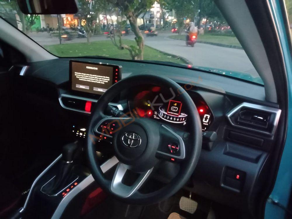 Mobil Toyota Raize 2021