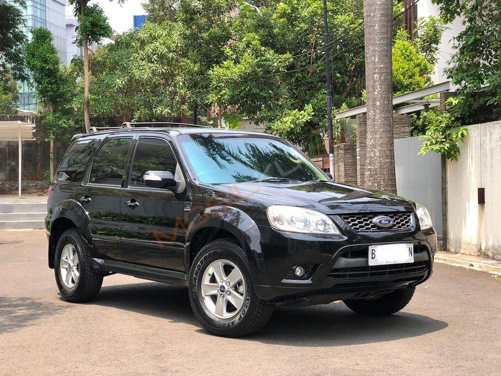 Mobil Ford Escape 2012
