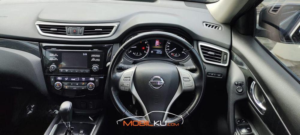 Mobil Nissan X-Trail 2014