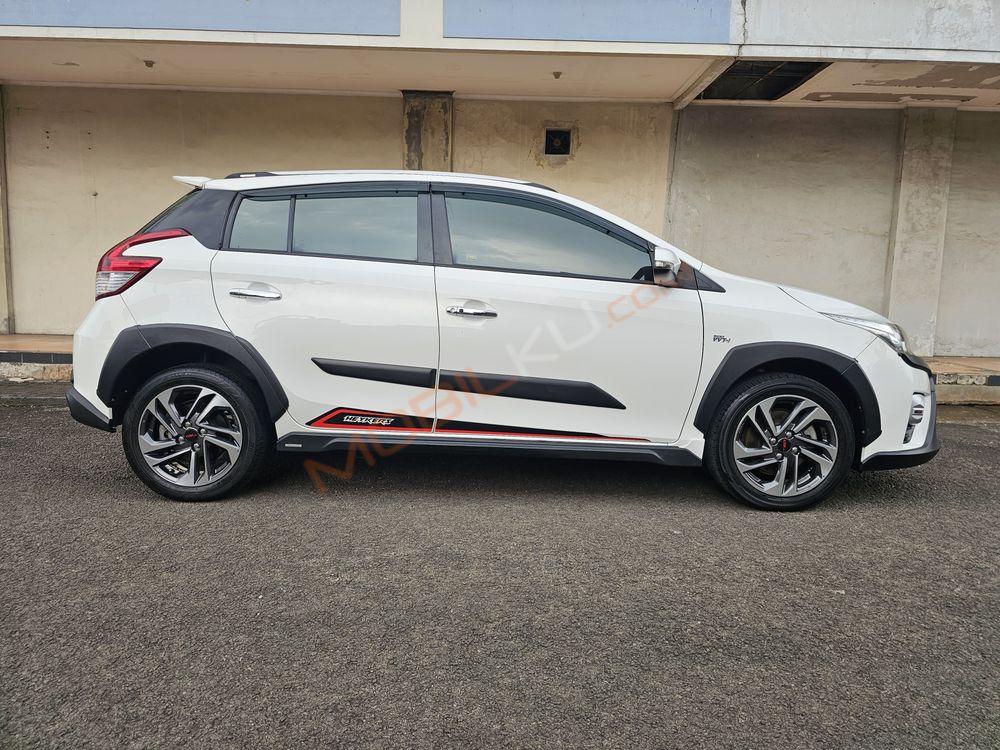 Mobil Toyota Yaris 2017