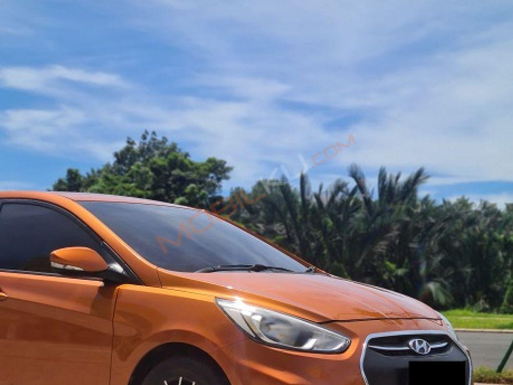 Mobil Hyundai Avega 2015