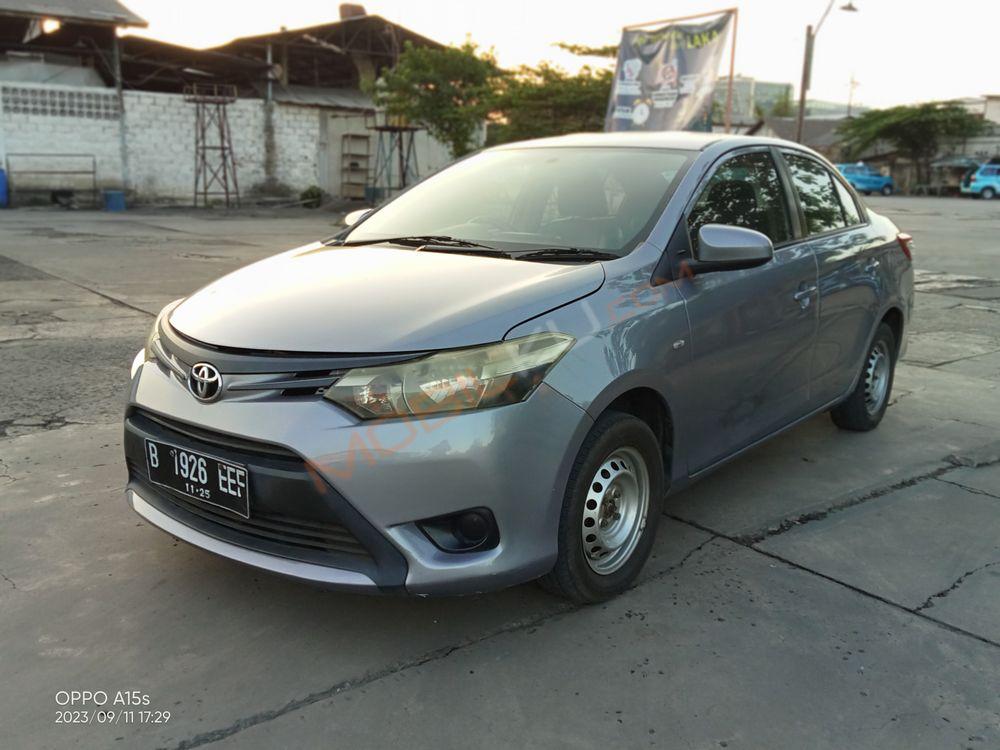 Mobil Toyota Limo 2014