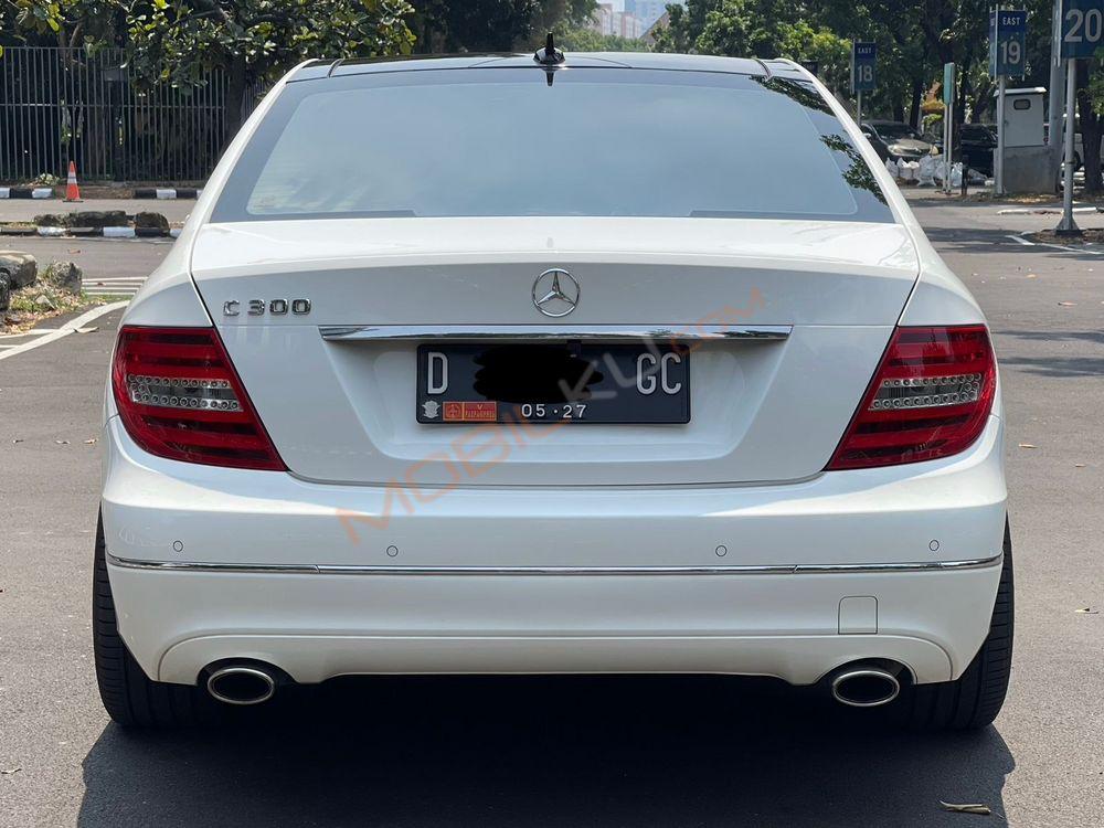 Mobil Mercedes-Benz C-Class 2013
