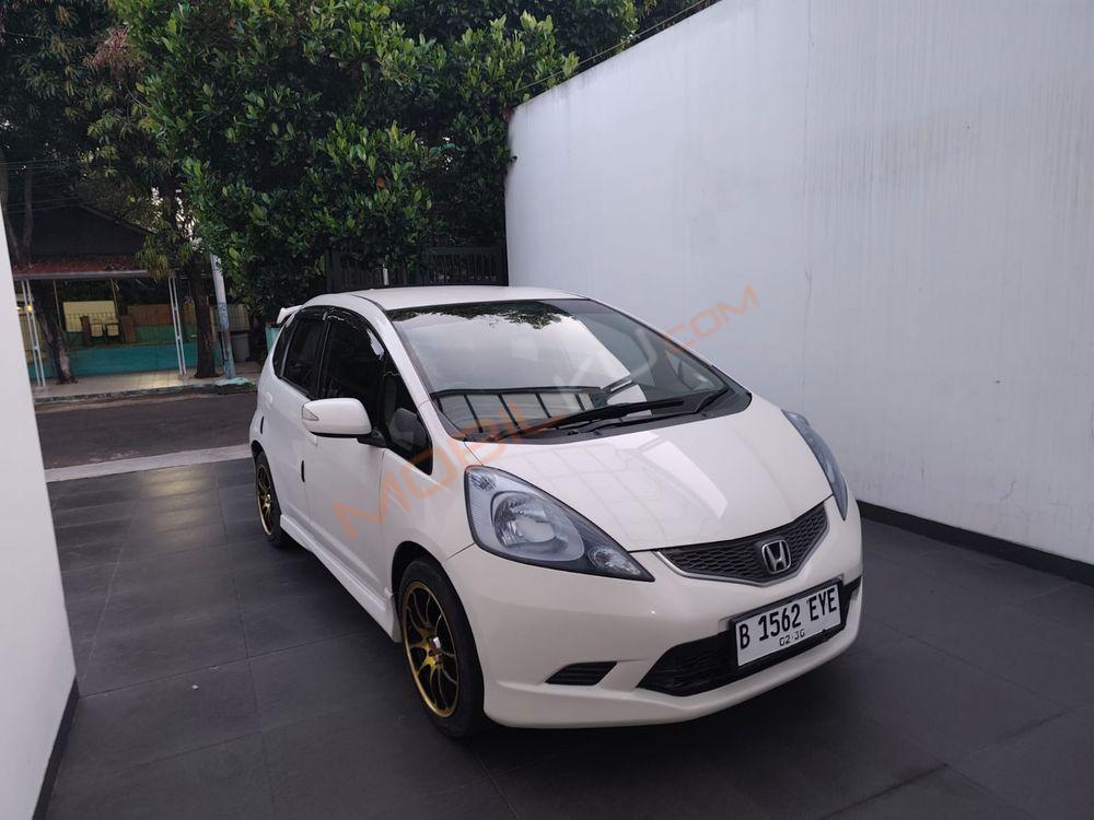 Mobil Honda Jazz 2010