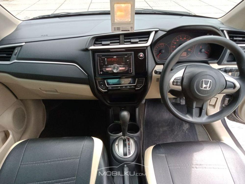 Mobil Honda Brio 2017