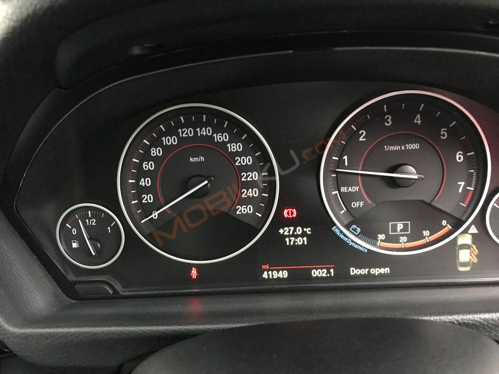 Mobil BMW 3 Series 2014