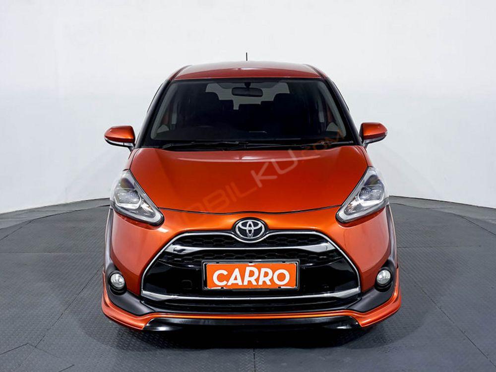 Mobil Toyota Sienta 2017