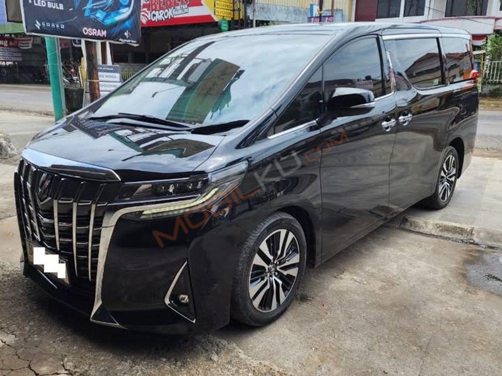 Mobil Toyota Alphard 2019