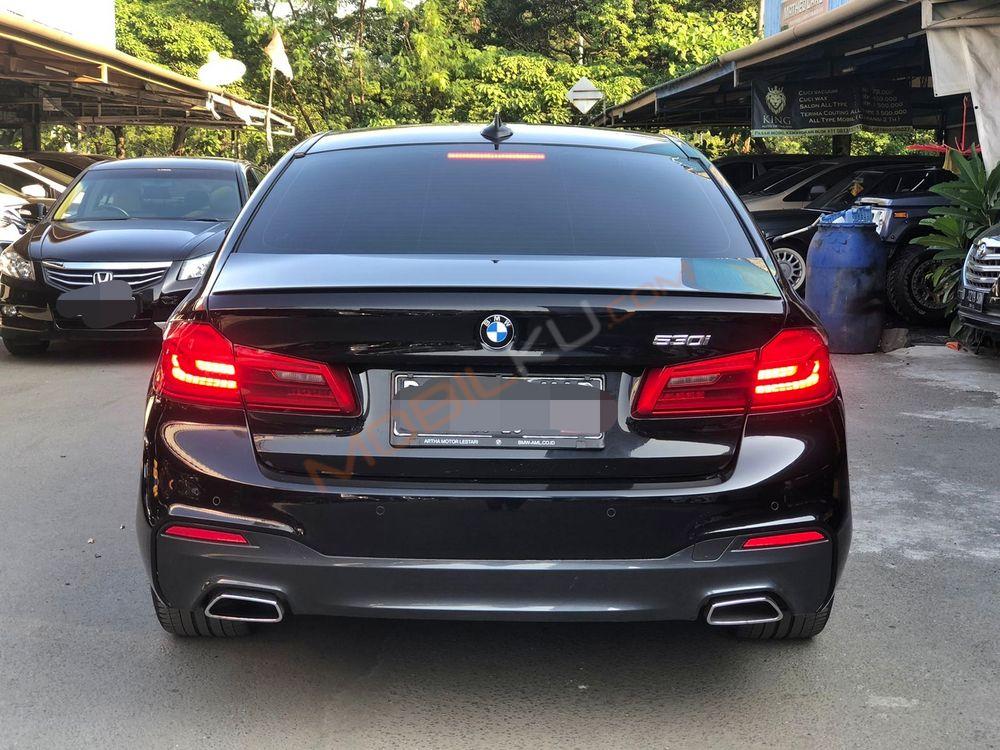 Mobil BMW 5 Series 2020