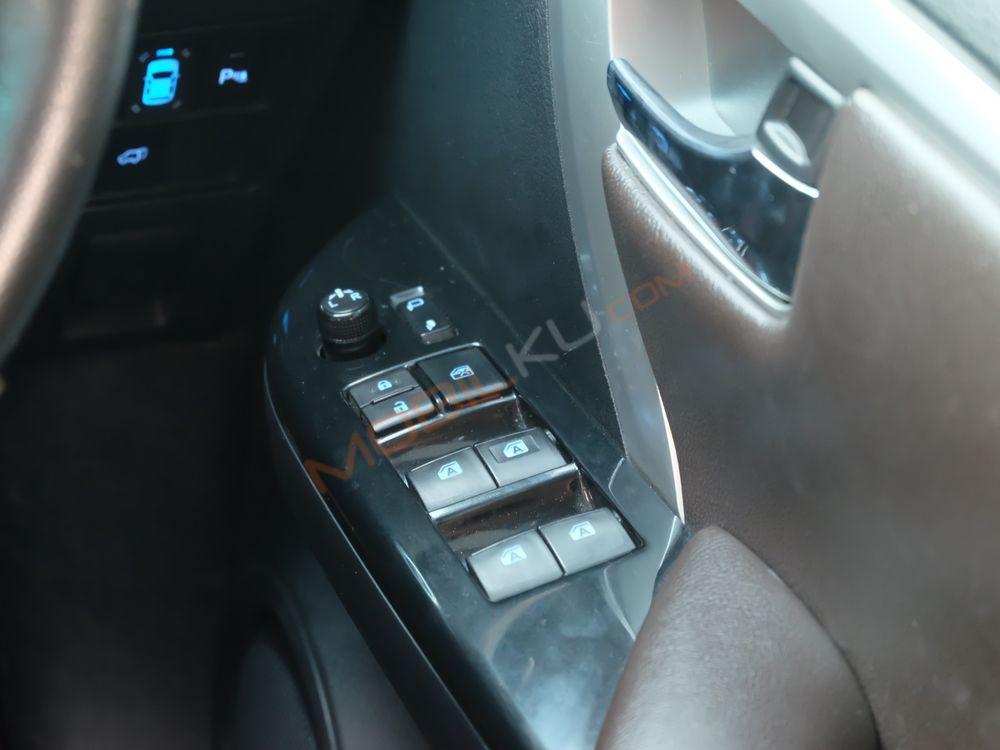 Mobil Toyota Fortuner 2016