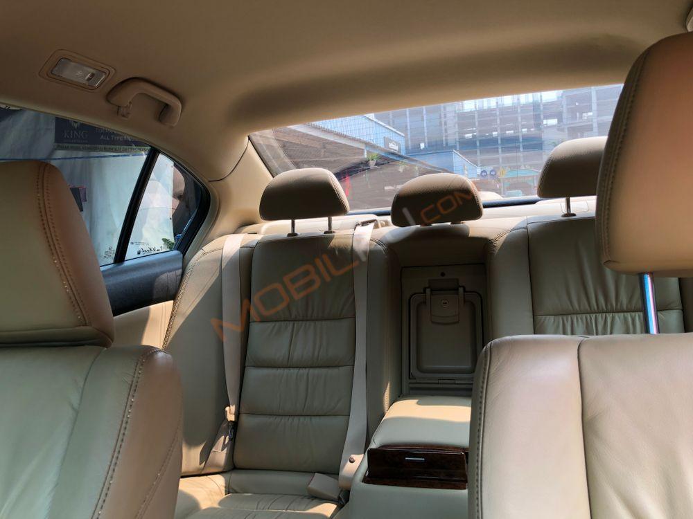 Mobil Honda Accord 2011