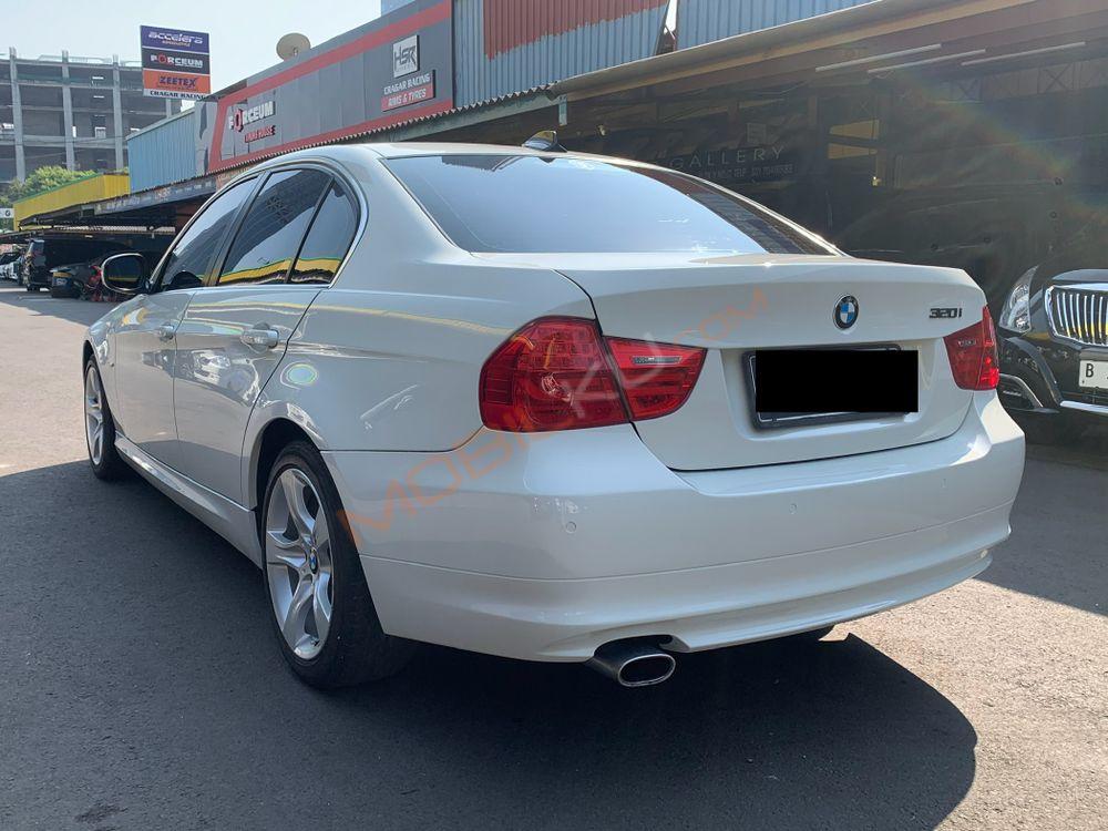 Mobil BMW 3 Series 2011