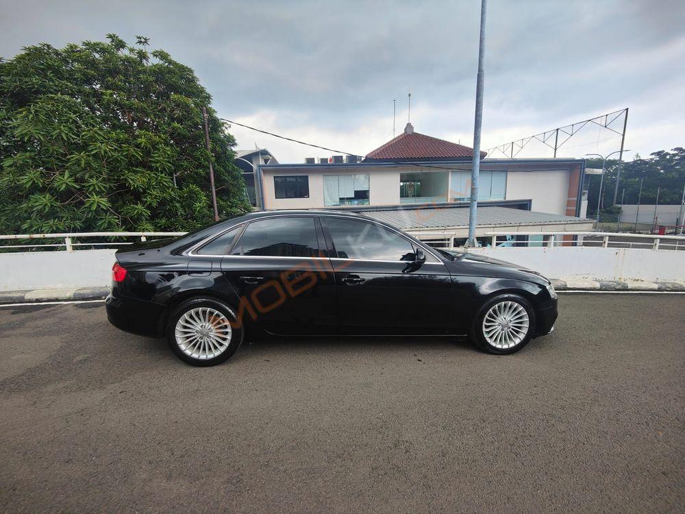 Mobil Audi A4 2014