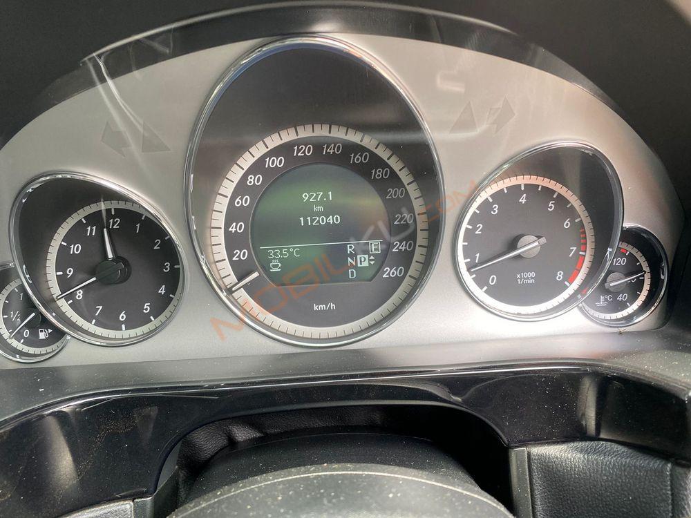 Mobil Mercedes-Benz E-Class 2011