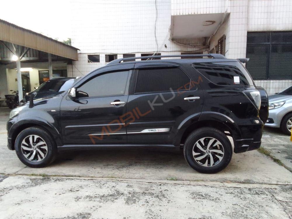 Mobil Toyota Rush 2016