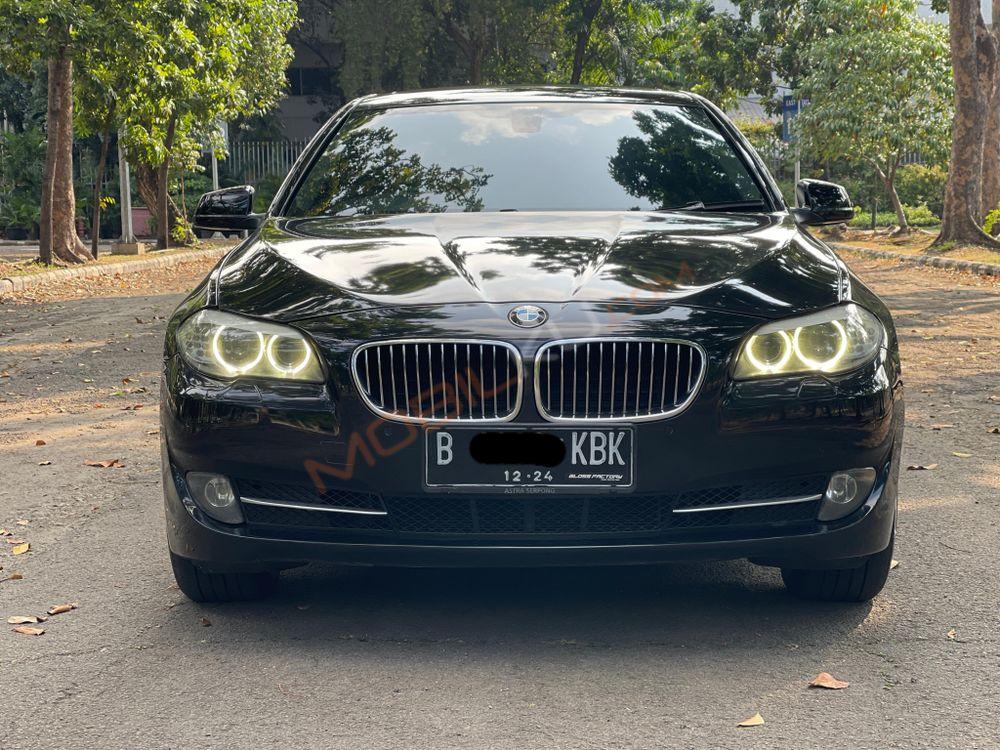 Mobil BMW 5 Series 2013