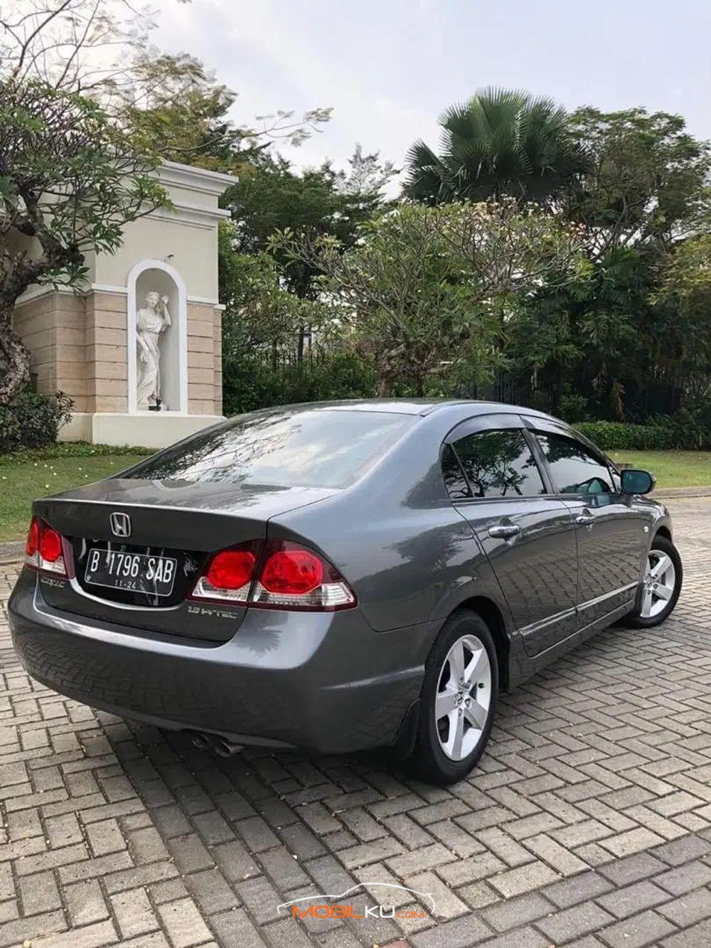 Mobil Honda Civic Sedan 2009