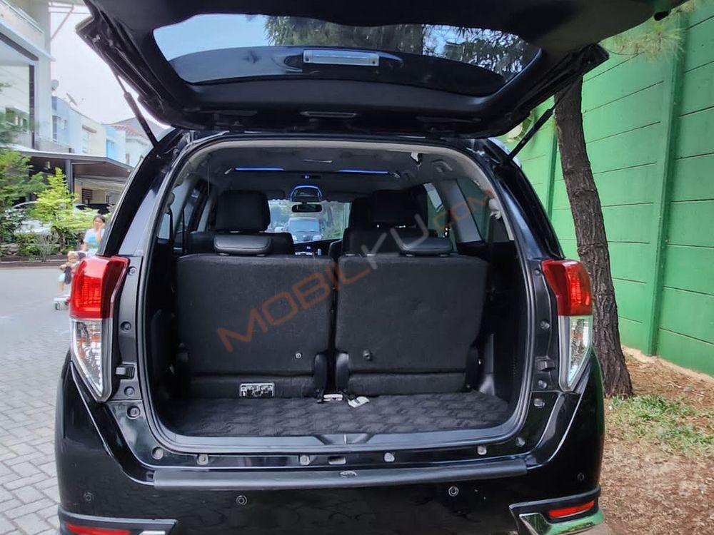 Mobil Toyota Kijang Innova 2018