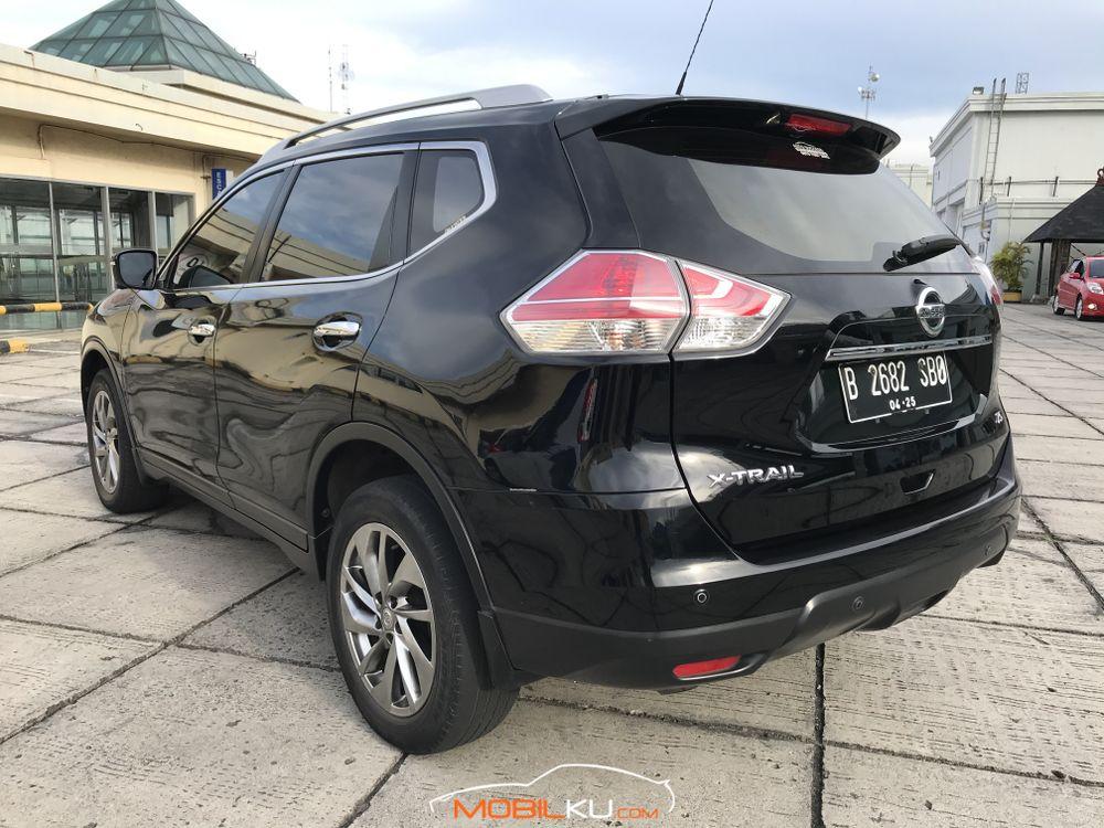 Mobil Nissan X-Trail 2015