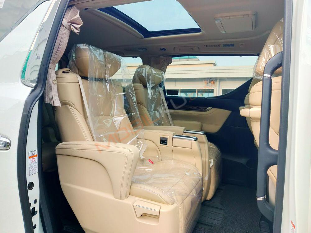 Mobil Toyota Alphard 2018
