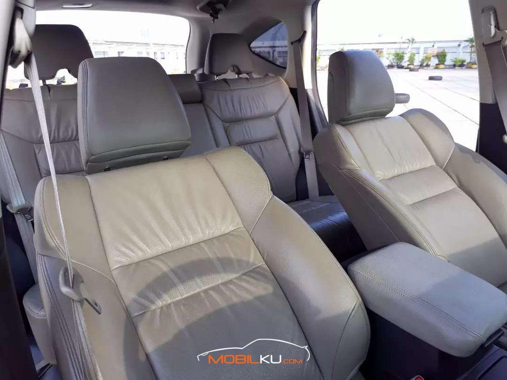 Mobil Honda CR-V 2012