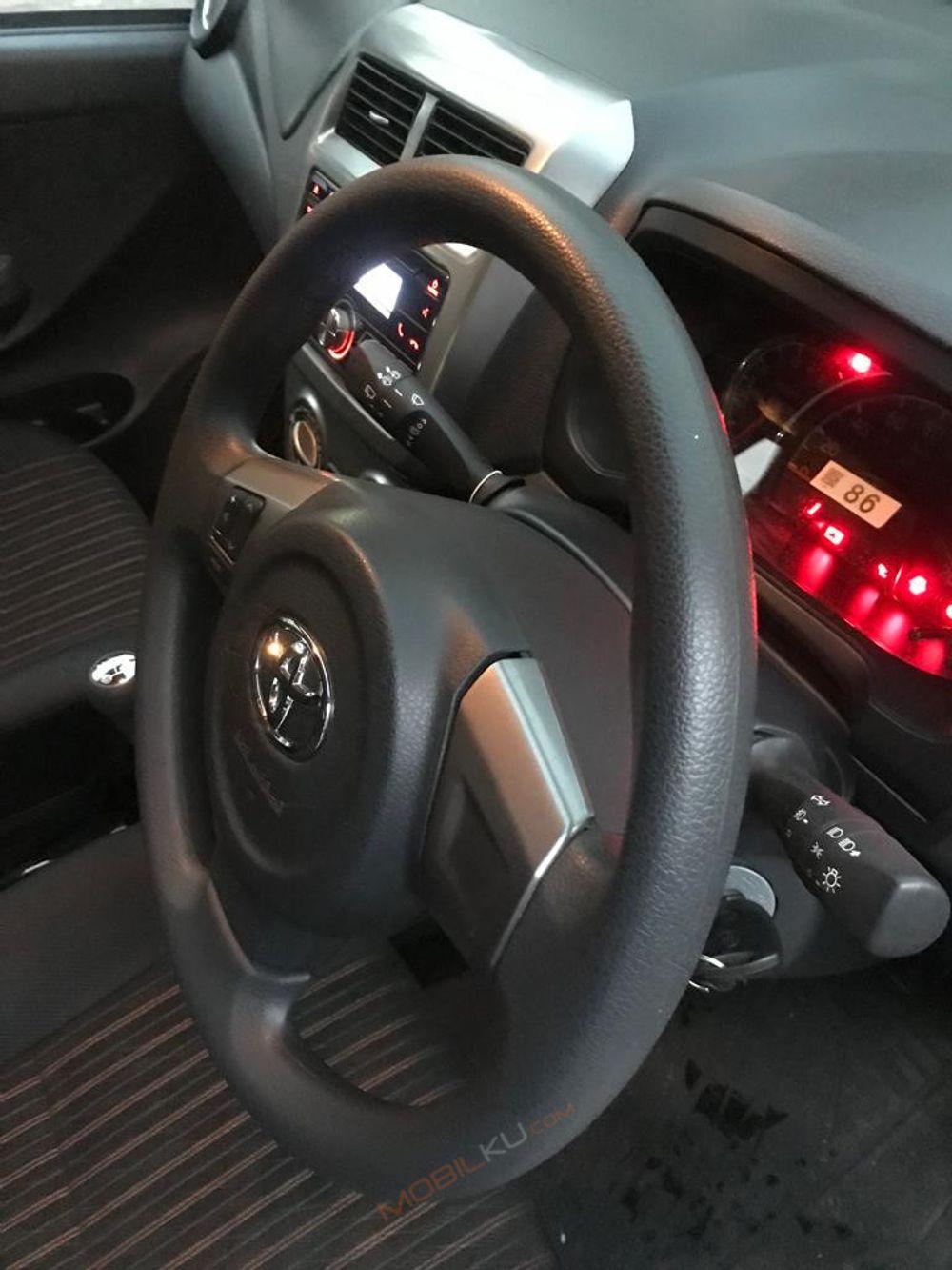 Mobil Toyota Agya 2019