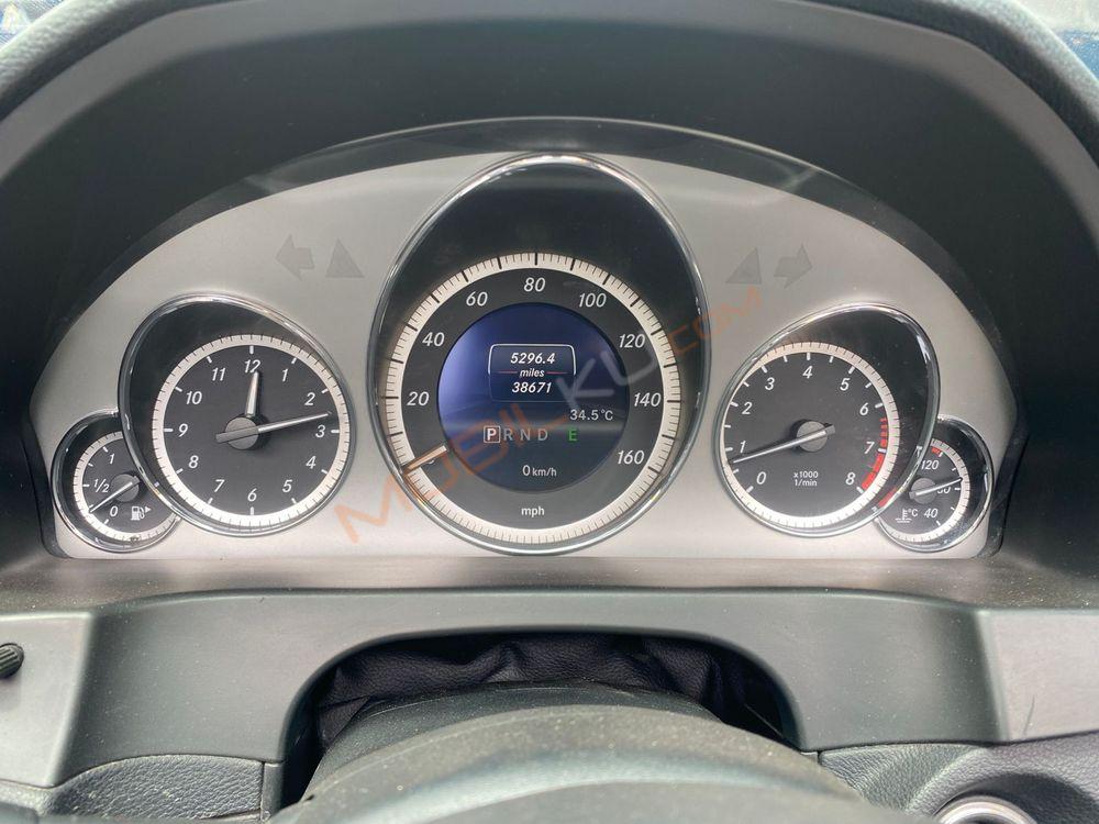 Mobil Mercedes-Benz E-Class 2013