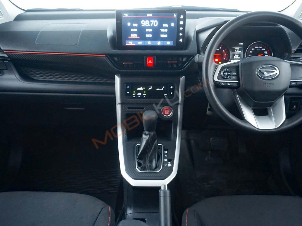 Mobil Daihatsu Xenia 2023