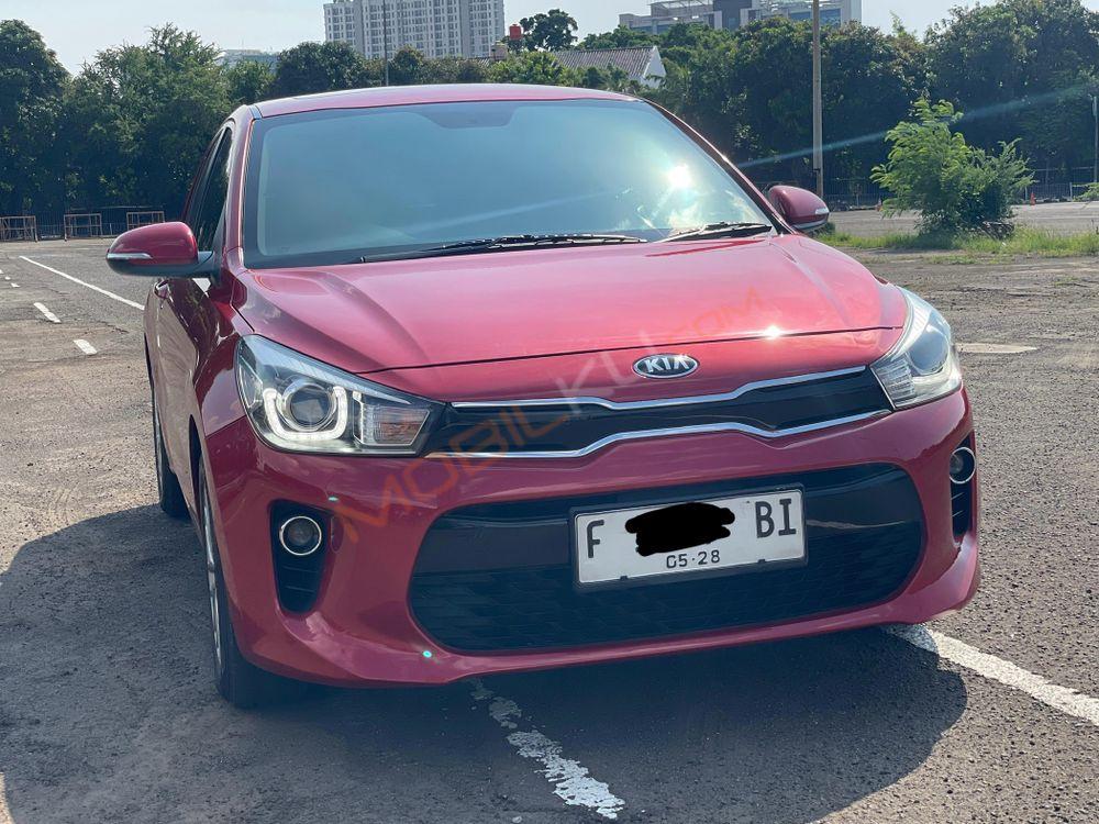 Mobil Kia Rio 2017