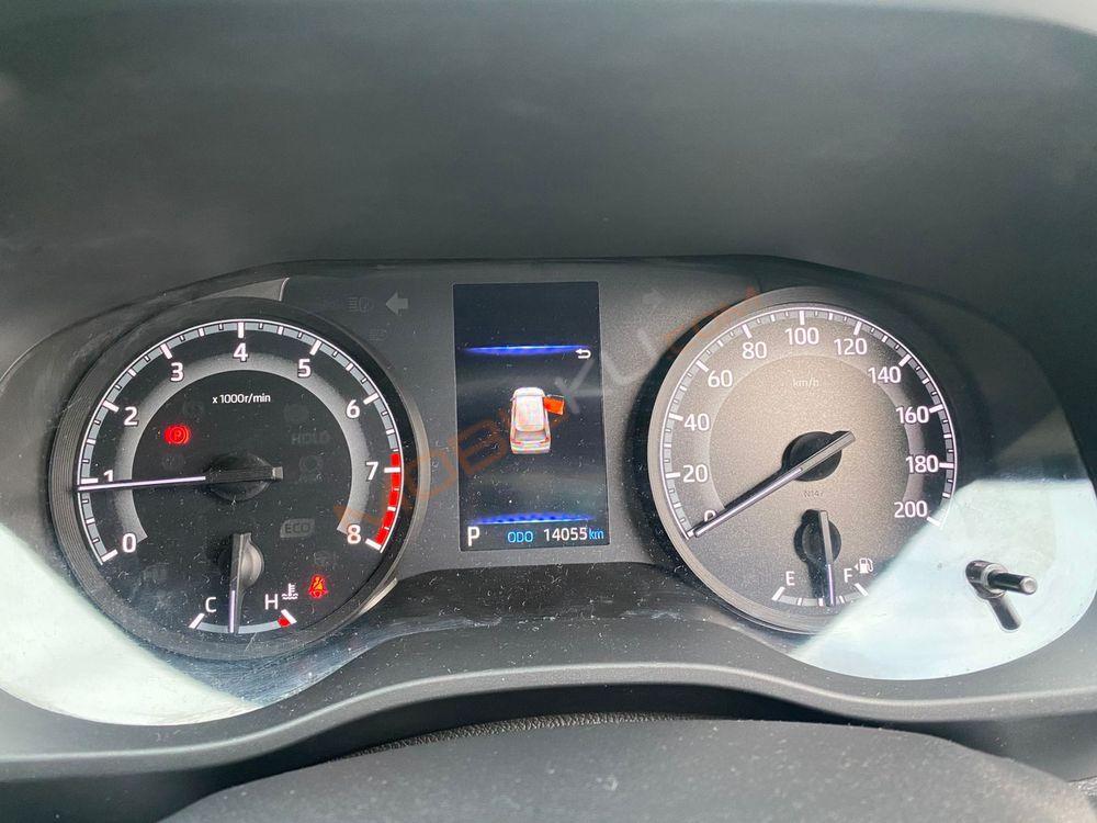 Mobil Toyota Kijang Innova Zenix 2024