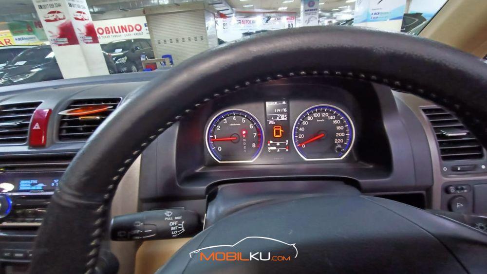 Mobil Honda CR-V 2008