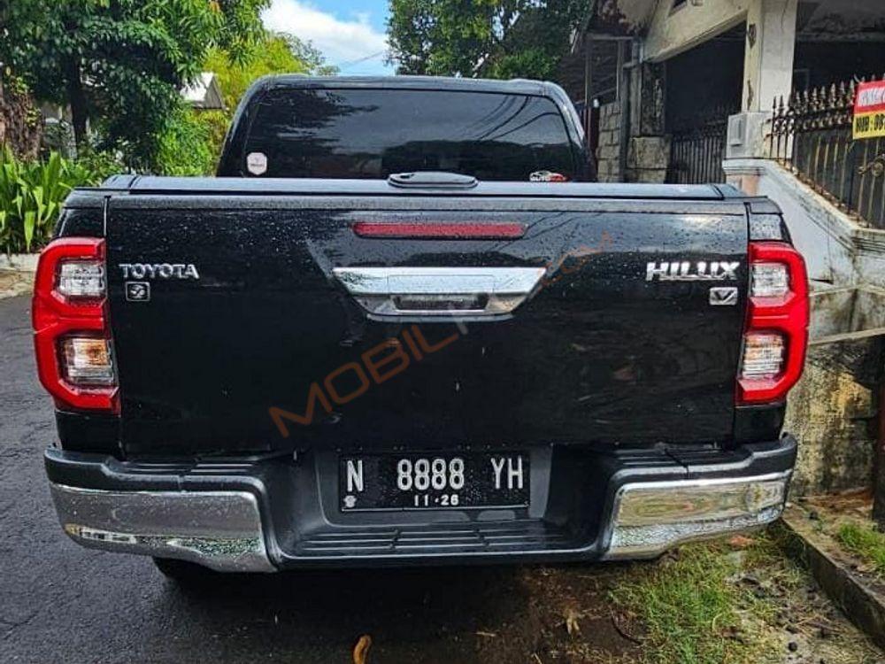 Mobil Toyota Hilux 2021