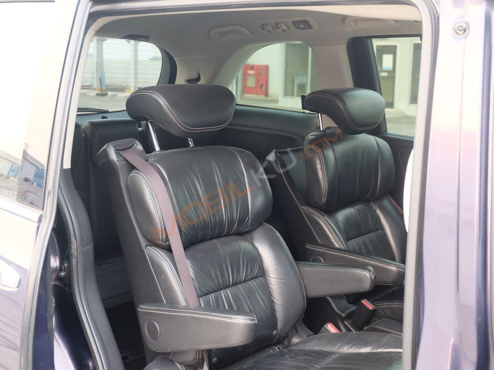 Mobil Honda Odyssey 2014