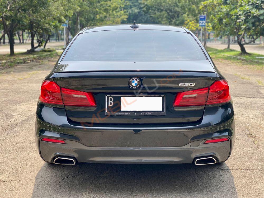 Mobil BMW 5 Series 2020