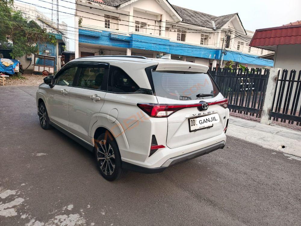Mobil Toyota Veloz 2023