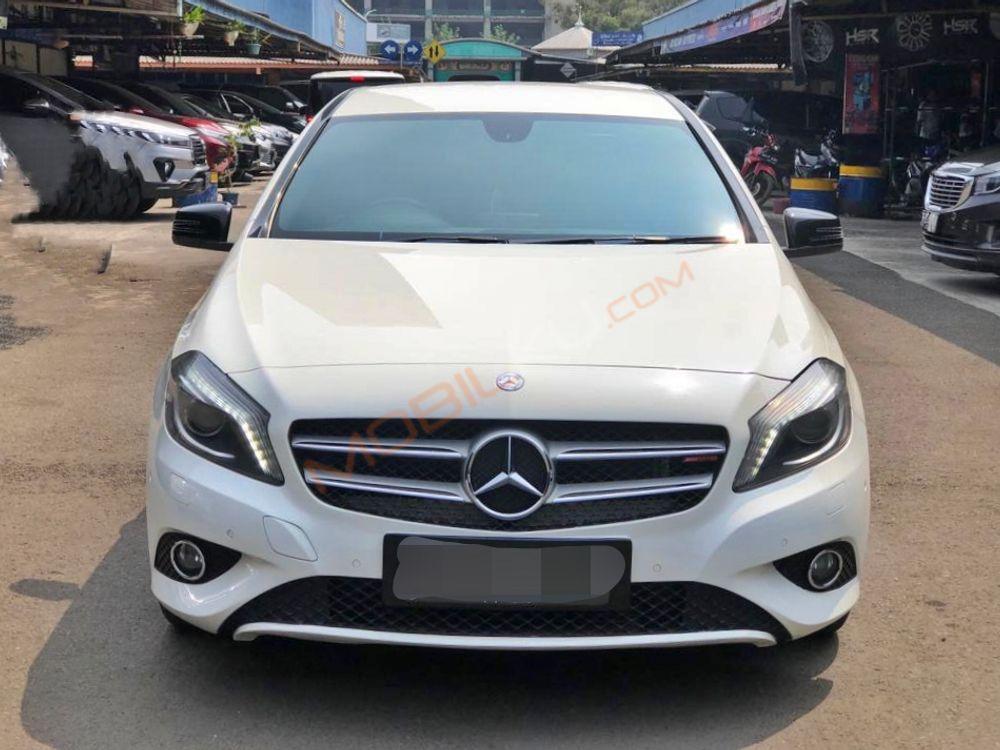 Mobil Mercedes-Benz A-Class 2013