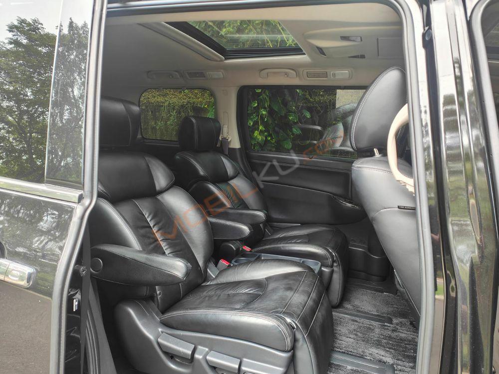 Mobil Nissan Elgrand 2017