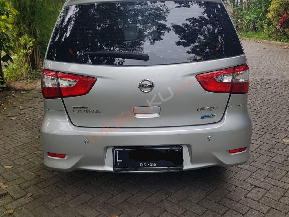 Mobil Nissan Grand Livina 2015