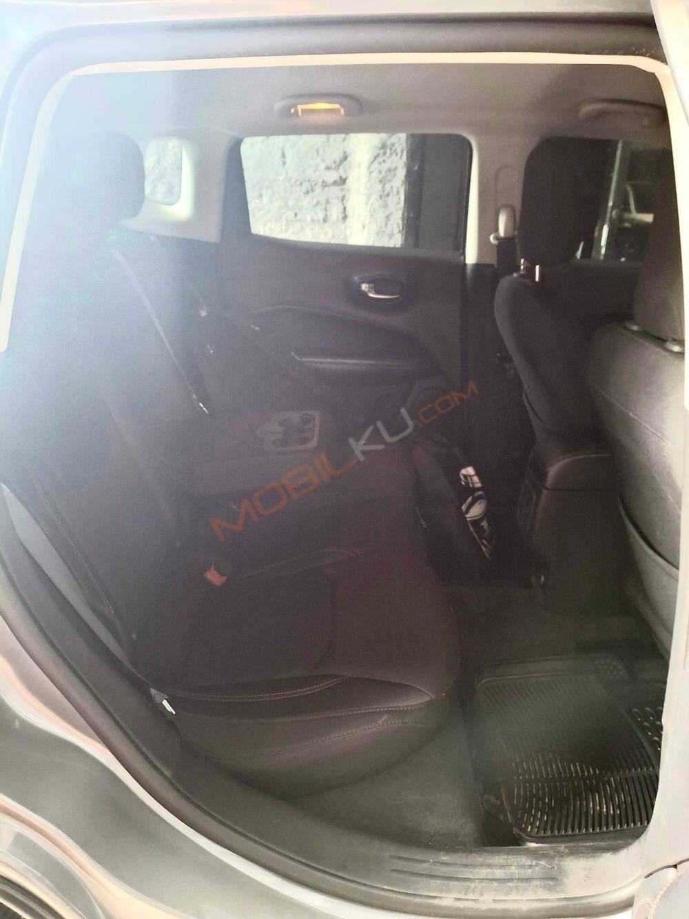 Mobil Jeep Compass 2018