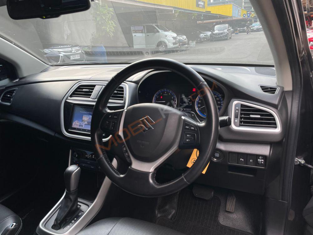 Mobil Suzuki SX4 2017