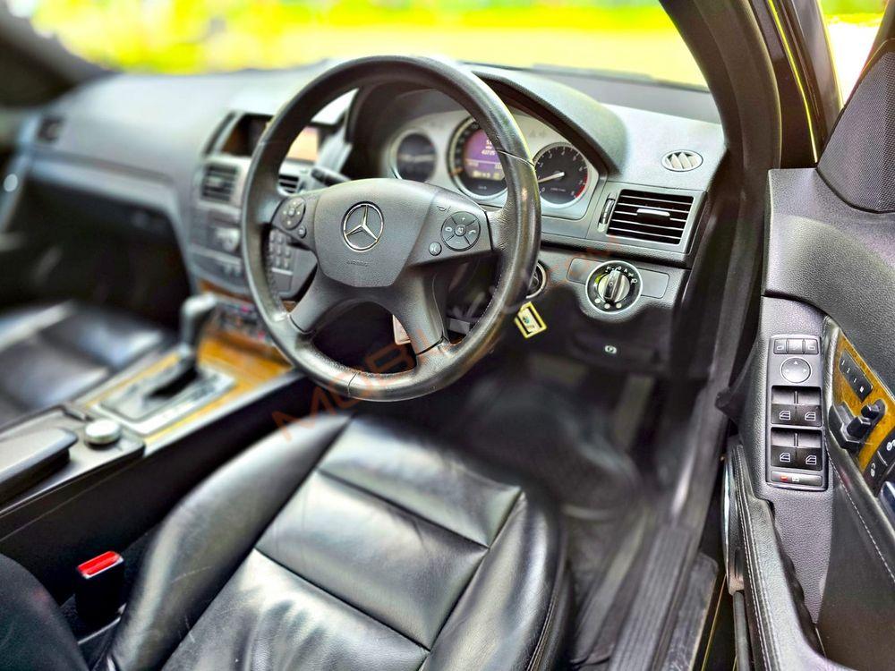 Mobil Mercedes-Benz C-Class 2009