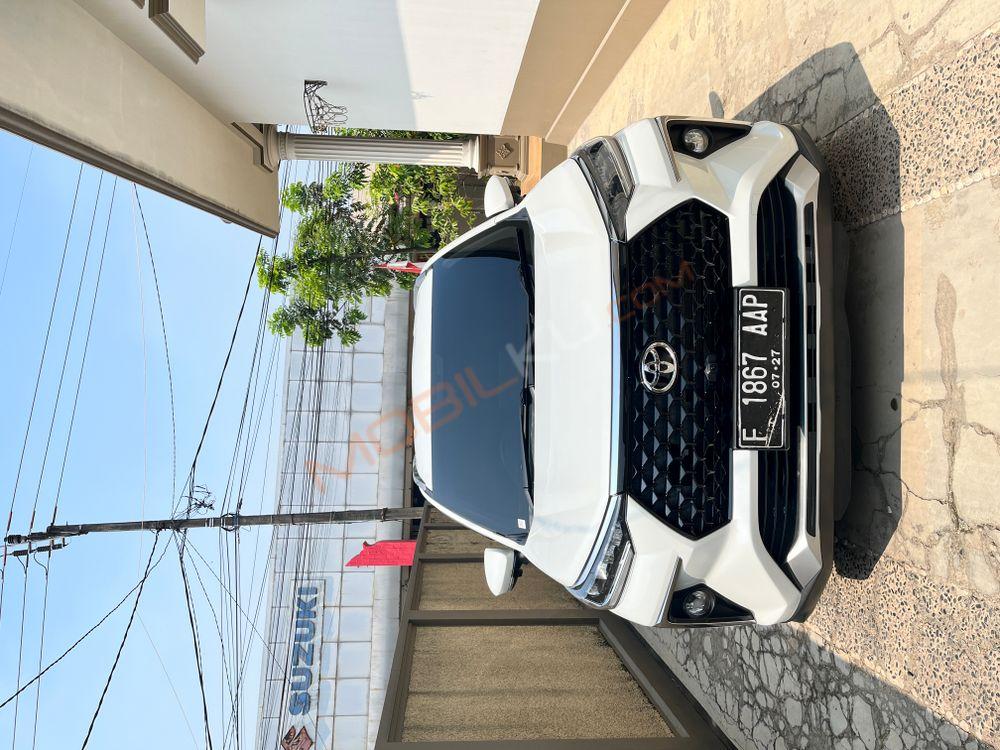 Mobil Toyota Veloz 2022