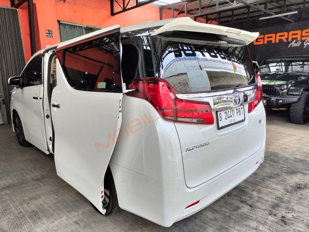 Mobil Toyota Alphard 2019