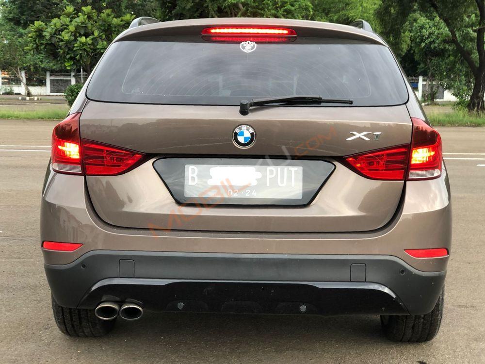 Mobil BMW X1 2013
