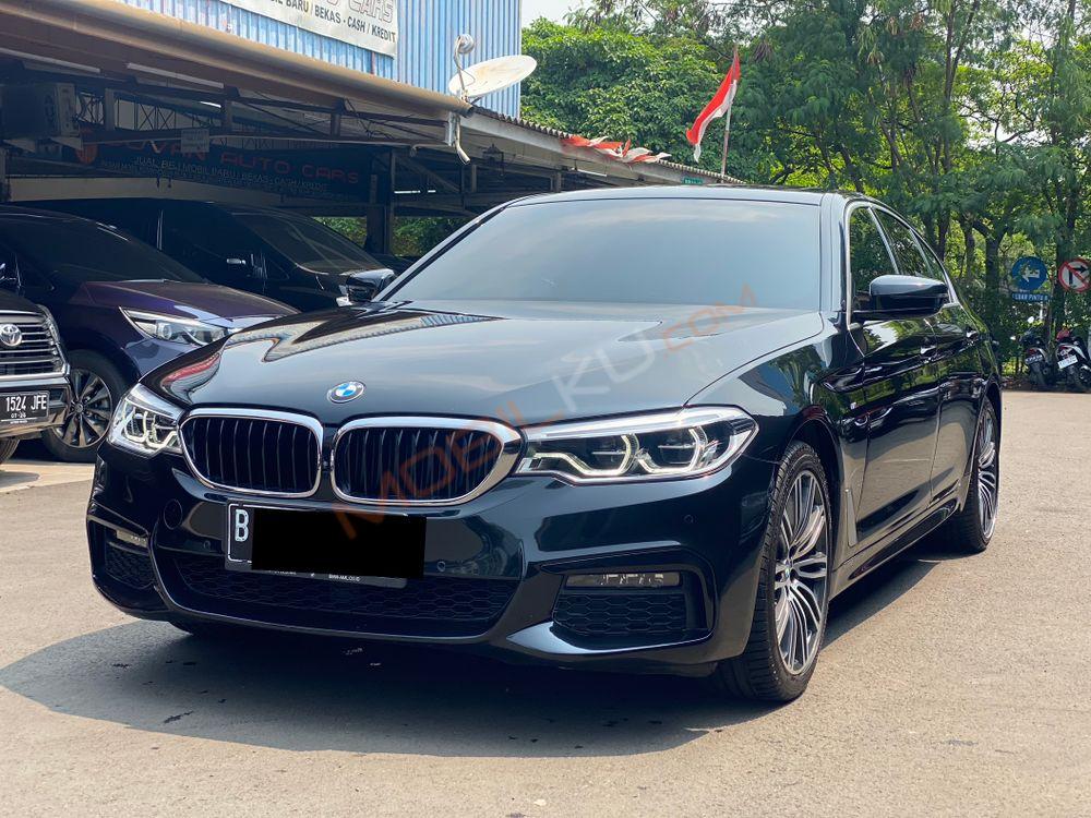 Mobil BMW 5 Series 2020