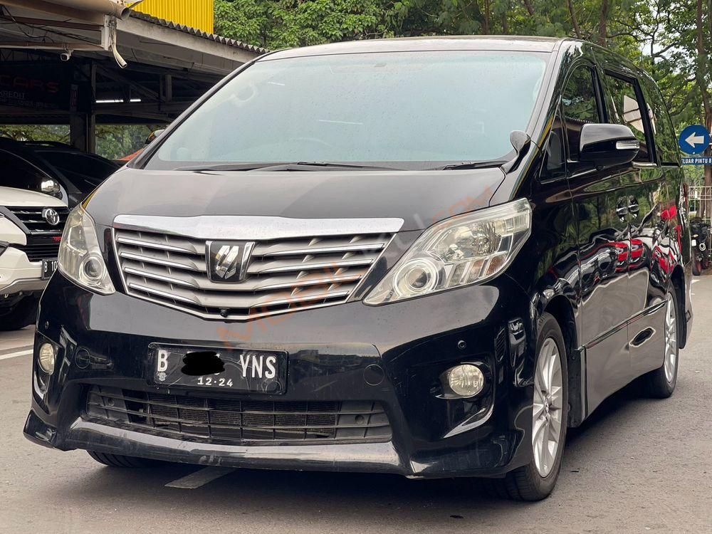 Mobil Toyota Alphard 2009