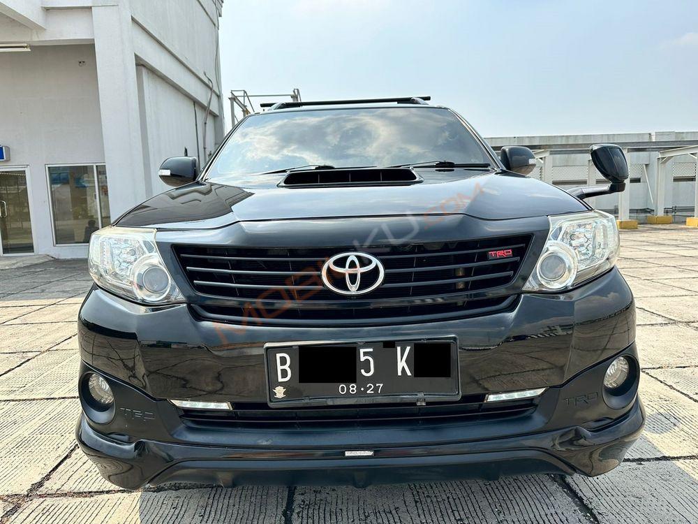 Mobil Toyota Fortuner 2015