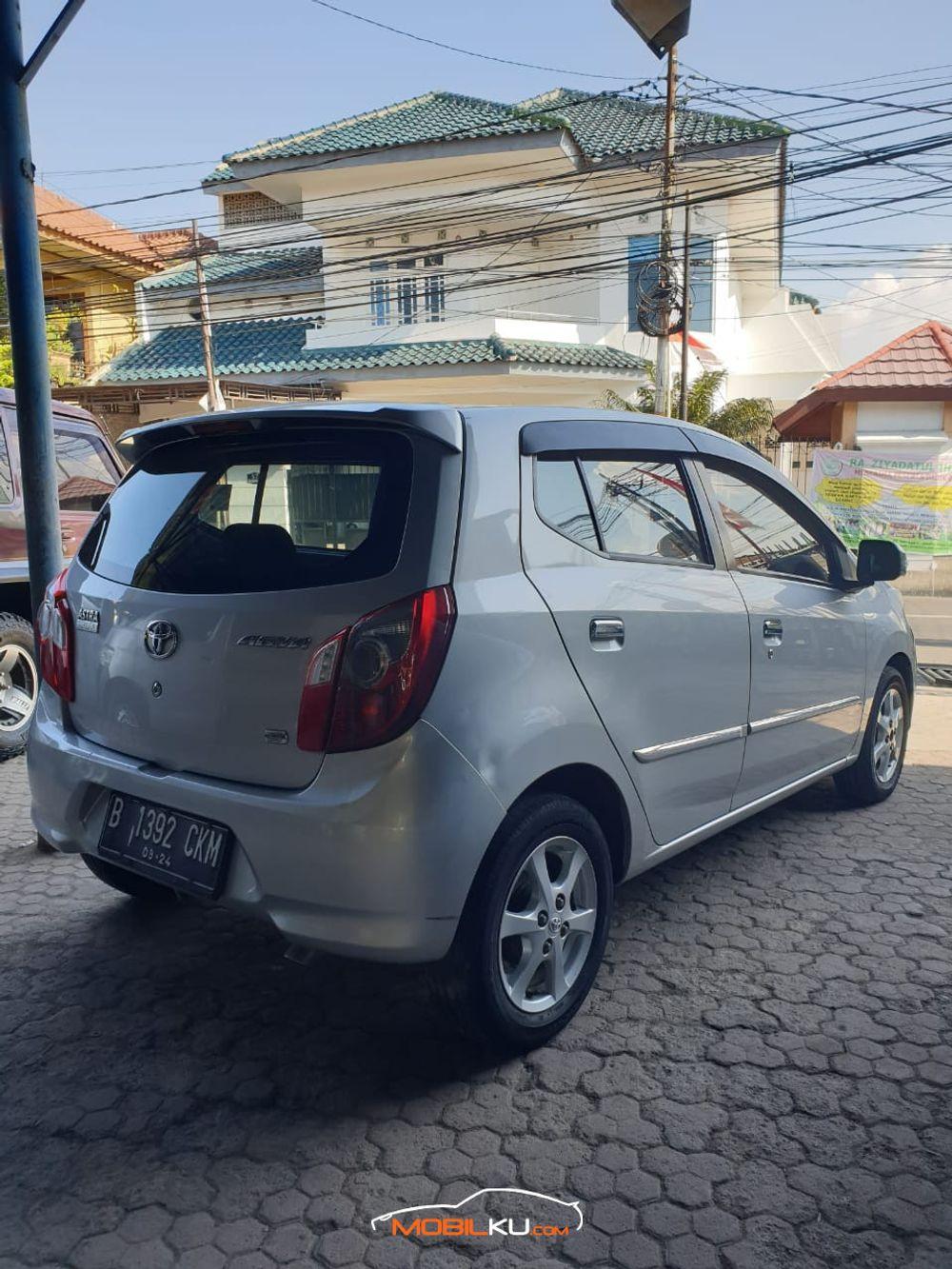 Mobil Toyota Agya 2014