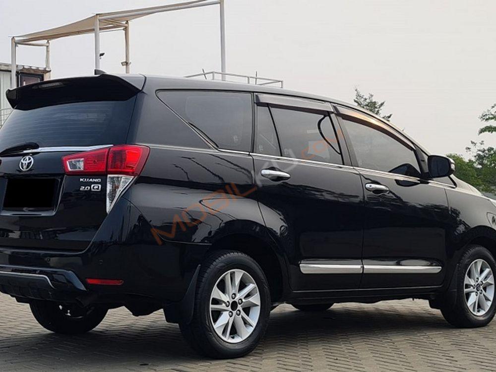 Mobil Toyota Kijang Innova 2016